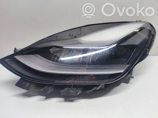 Tesla Model Y Priekinis žibintas 
