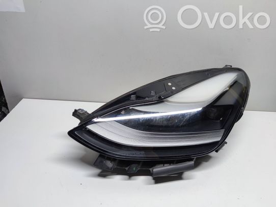 Tesla Model 3 Priekinis žibintas 