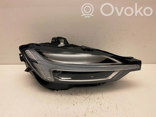 Volvo XC60 Priekinis žibintas 