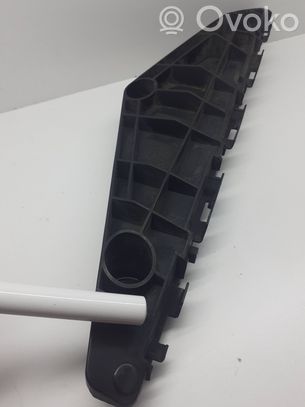 Toyota Avensis T270 Staffa di rinforzo montaggio del paraurti anteriore 