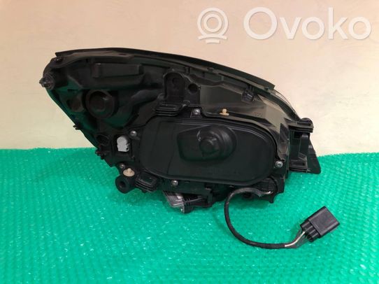 31299990 Volvo S60 Priekinių žibintų komplektas, 1 099,00