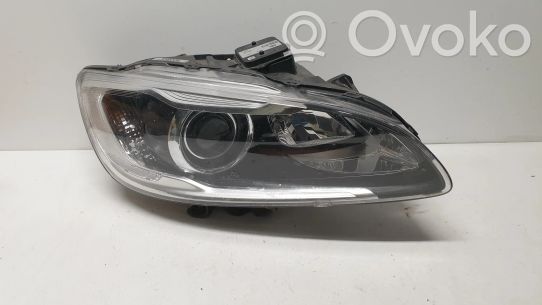 Volvo V60 Priekinis žibintas 
