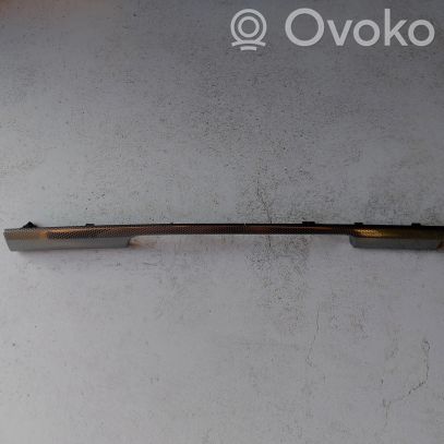 Peugeot 407 Kojelaudan hansikaslokeron lista 