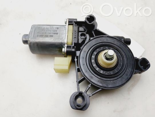 Stellmotor Ausstellfenster   5Q0959802B