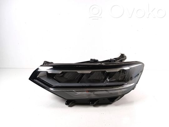 Volkswagen PASSAT B8 Faro/fanale 