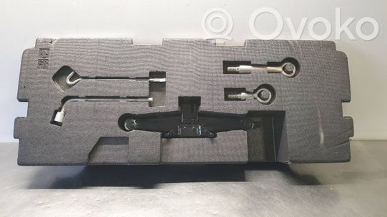 Mazda CX-5 Tool set 