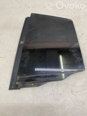 Ventanilla de ventilación de la puerta trasera   43R004553,E000214