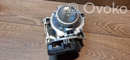 Lexus IS 200-300 Priekinio žibinto detalė 