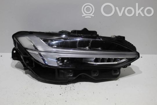 Volvo S90, V90 Priekinis žibintas 