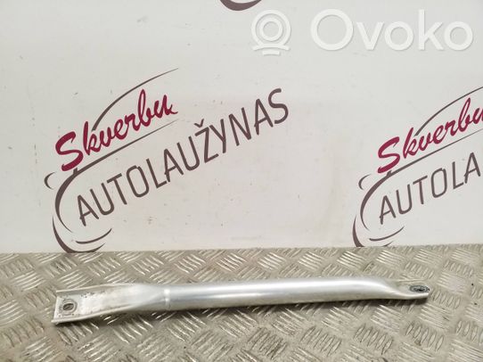 BMW 5 G30 G31 Cita veida dzinēja nodalījuma detaļa 