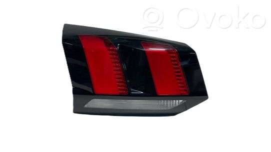 Peugeot 5008 II Galinis žibintas dangtyje 