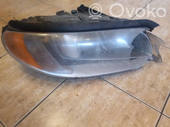 Volvo V70 Priekinis žibintas 
