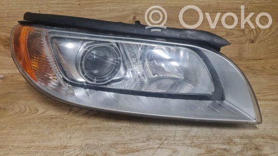 Volvo XC70 Priekinis žibintas 