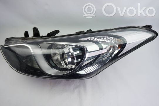 Hyundai i30 Priekinis žibintas 