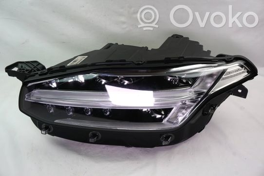 Volvo XC90 Priekinis žibintas 