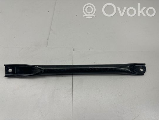 BMW 5 G30 G31 Cita veida dzinēja nodalījuma detaļa 
