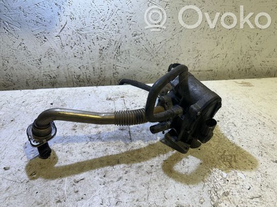Volkswagen Golf V Soupape vanne EGR 