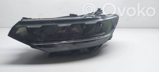 Volkswagen PASSAT B8 Faro/fanale 