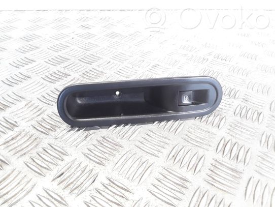 Commande Lève Vitre Gauche Pour Iveco Daily, Référence FT82245, Commande Lève Vi