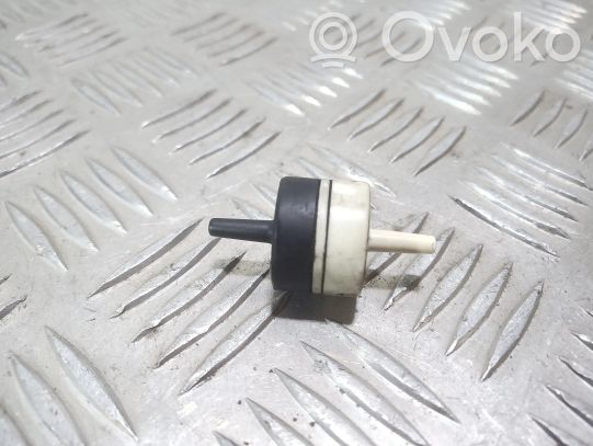 Audi A4 S4 B6 8E 8H Valvola di depressione 