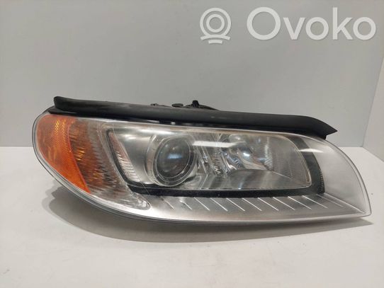 Volvo V70 Priekinis žibintas 