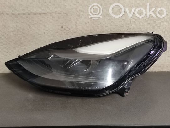 Tesla Model 3 Priekinis žibintas 
