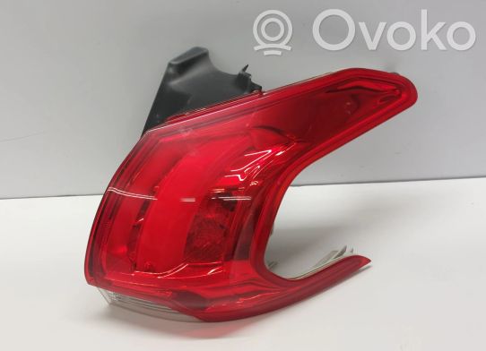 Peugeot 2008 I Rückleuchte Heckleuchte 