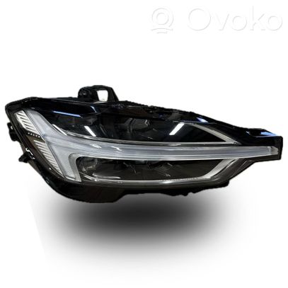 Volvo XC60 Priekinis žibintas 