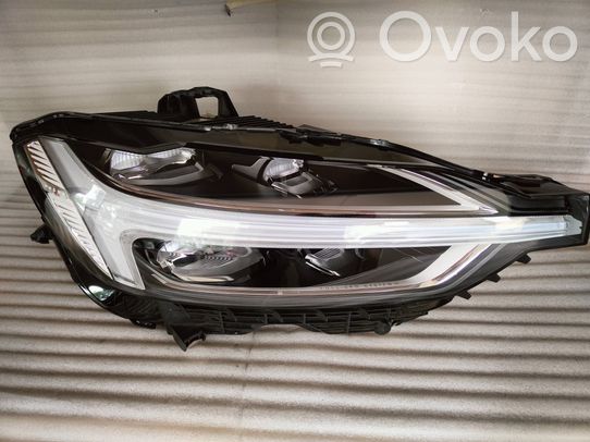 Volvo XC60 Priekinis žibintas 