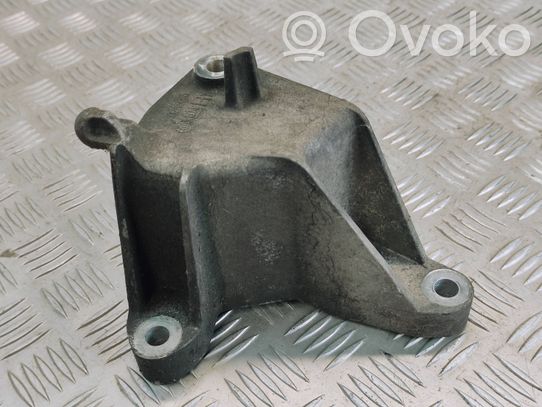 Opel Zafira C Łapa / Mocowanie skrzyni biegów 