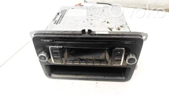 5K0035156A Volkswagen Golf VI Radio/CD/DVD/GPS head unit, 25.00 € | RRR