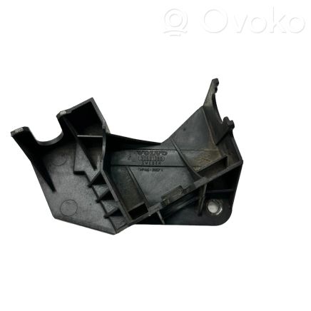 30681386 Volvo V50 Gear shift cable bracket, 15.15 € | RRR