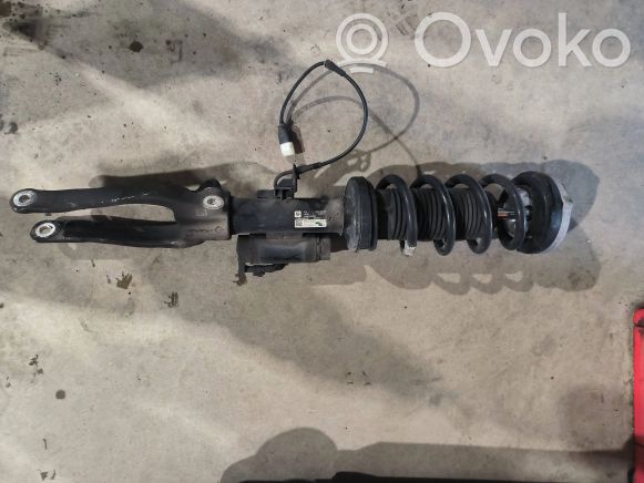 6866396 BMW 5 G30 G31 Front shock absorber with coil spring 