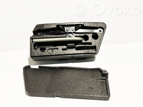 5G0012115S Volkswagen Golf VII Werkzeugkasten, 35.00 € | RRR