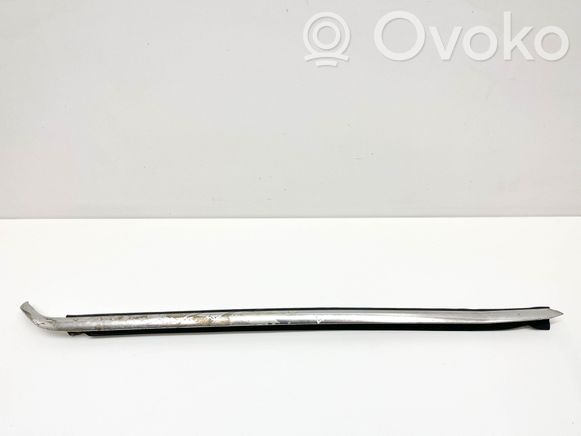 Mercedes R107 350 SL A1076860436 couvre-marchepied à droite