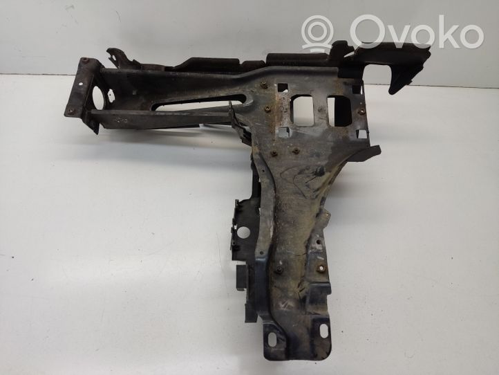 Land Rover Range Rover L322 Uchwyt / Mocowanie lampy przedniej 7009235