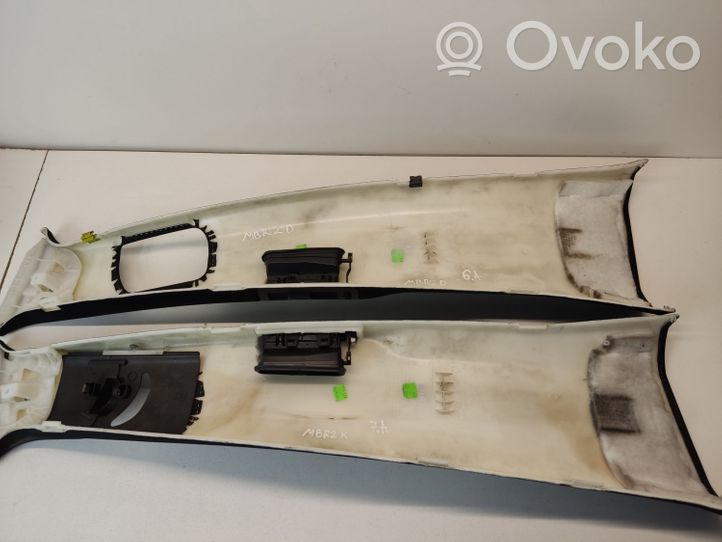 Mercedes-Benz R W251 Rivestimento montante (B) (superiore) A2516907925