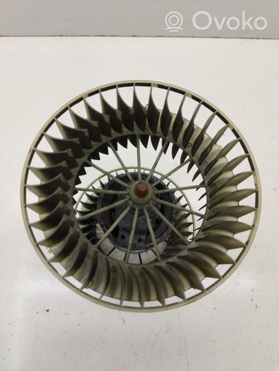 BMW 7 E32 Ventola riscaldamento/ventilatore abitacolo 1374377