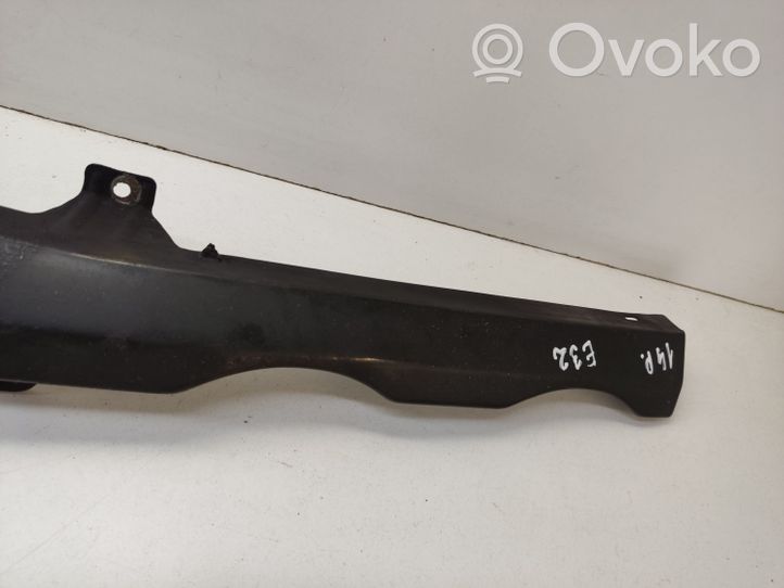 BMW 7 E32 Rivestimento sotto il faro/fanale 