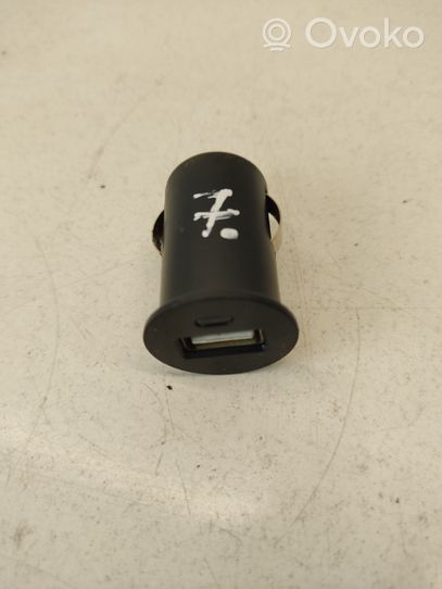 Hyundai Santa Fe USB socket connector 