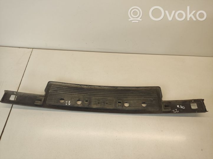 BMW 3 E30 Modanatura separatore del paraurti anteriore 1888266