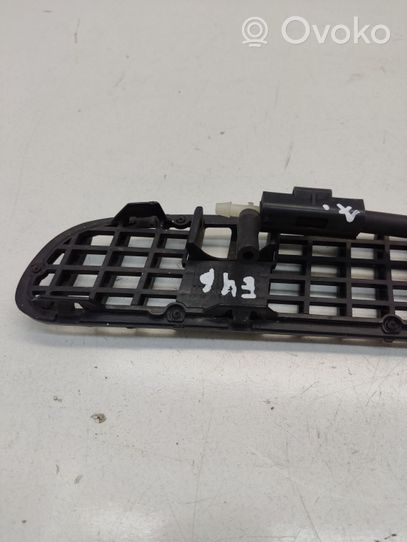 BMW 3 E46 Grille calandre de capot 8208484