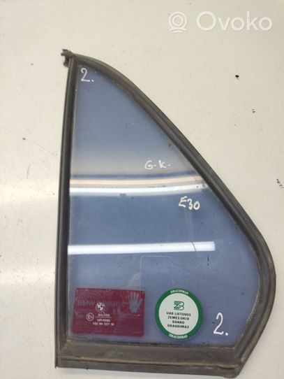 BMW 3 E30 Rear vent window glass 43R00082