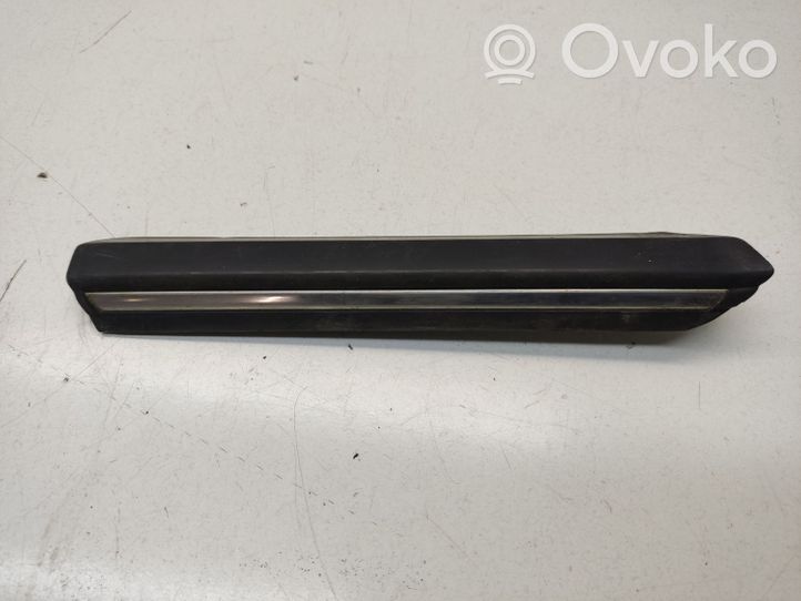 BMW 3 E30 Rivestimento parafango (modanatura) 1876129