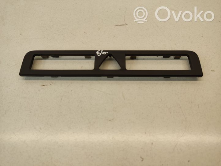 Audi A3 S3 8P Kita panelės detalė 8P0863321