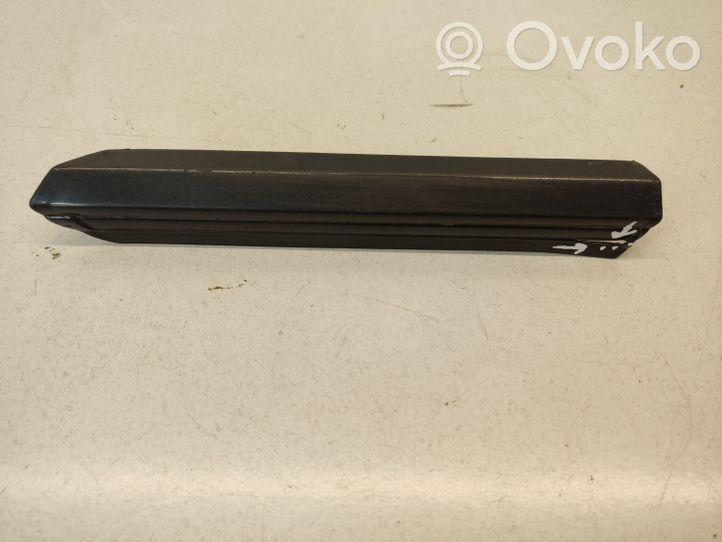 BMW 3 E30 Rivestimento parafango (modanatura) 1876130