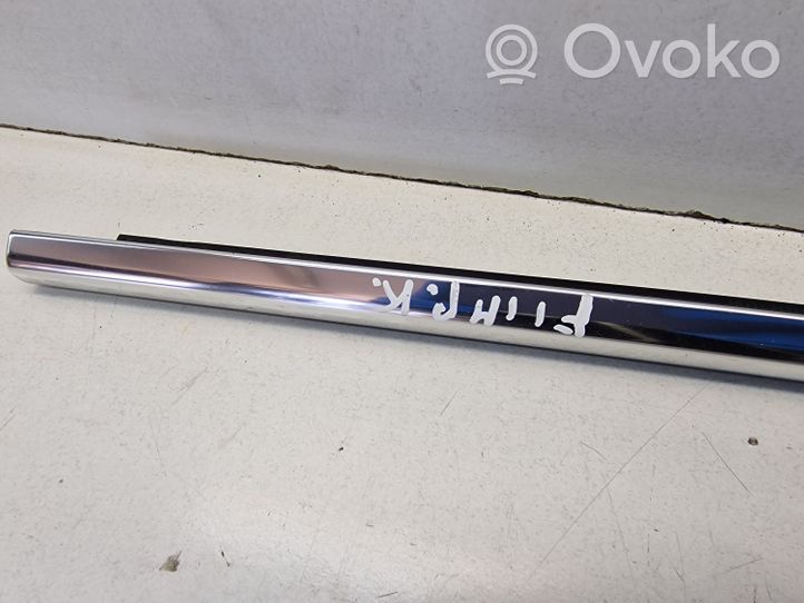 BMW 5 F10 F11 Rivestimento modanatura del vetro della portiera anteriore 