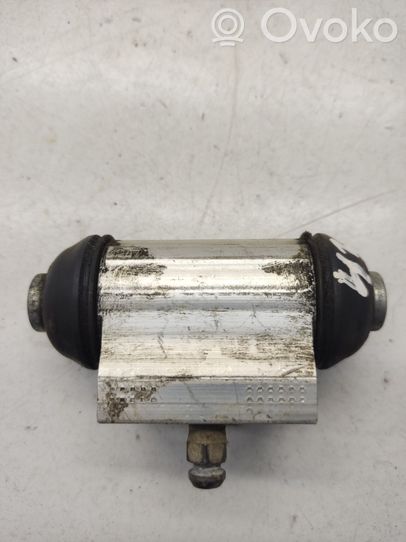 32660959 Ford B-MAX Rear brake cylinder, 10.00 € | RRR 