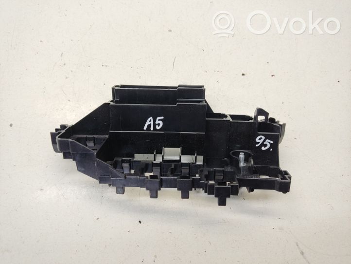 Audi A5 8T 8F Couvercle de boîte à fusibles 8K2937503