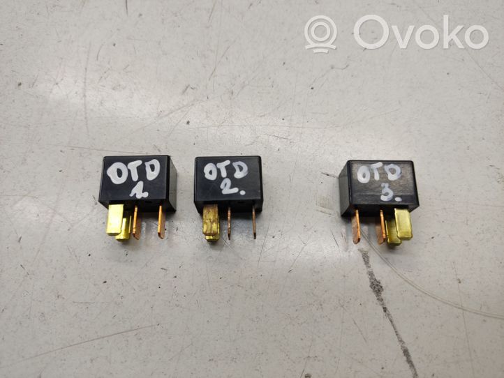 Mitsubishi Outlander Other relay 8627A030